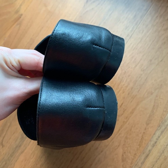 Massimo Dutti iconic black loafers - Picture 4 of 5